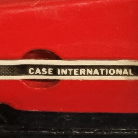 Vintage 1/64 scale Ertl Case IH 7210 die-cast tractor red/black - Picture 3 of 7